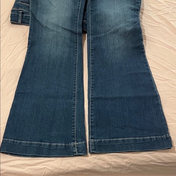 Cache Flare Jeans - Picture 7 of 9